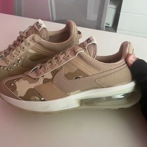 Size 8 Nike Womens Air Max Desert Camo